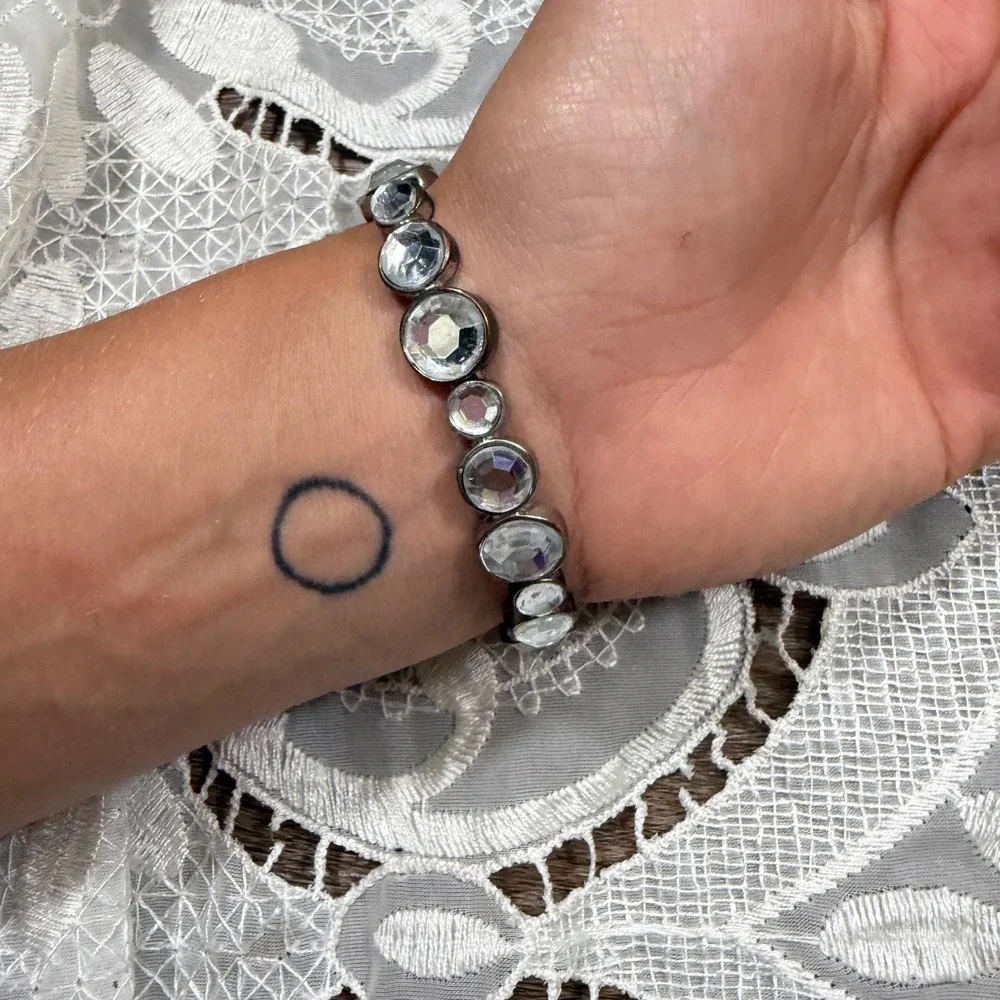 Y2K Mcbling Bebe Silver Tone Crystal Stretch Bracelet with Open Heart Charm Logo